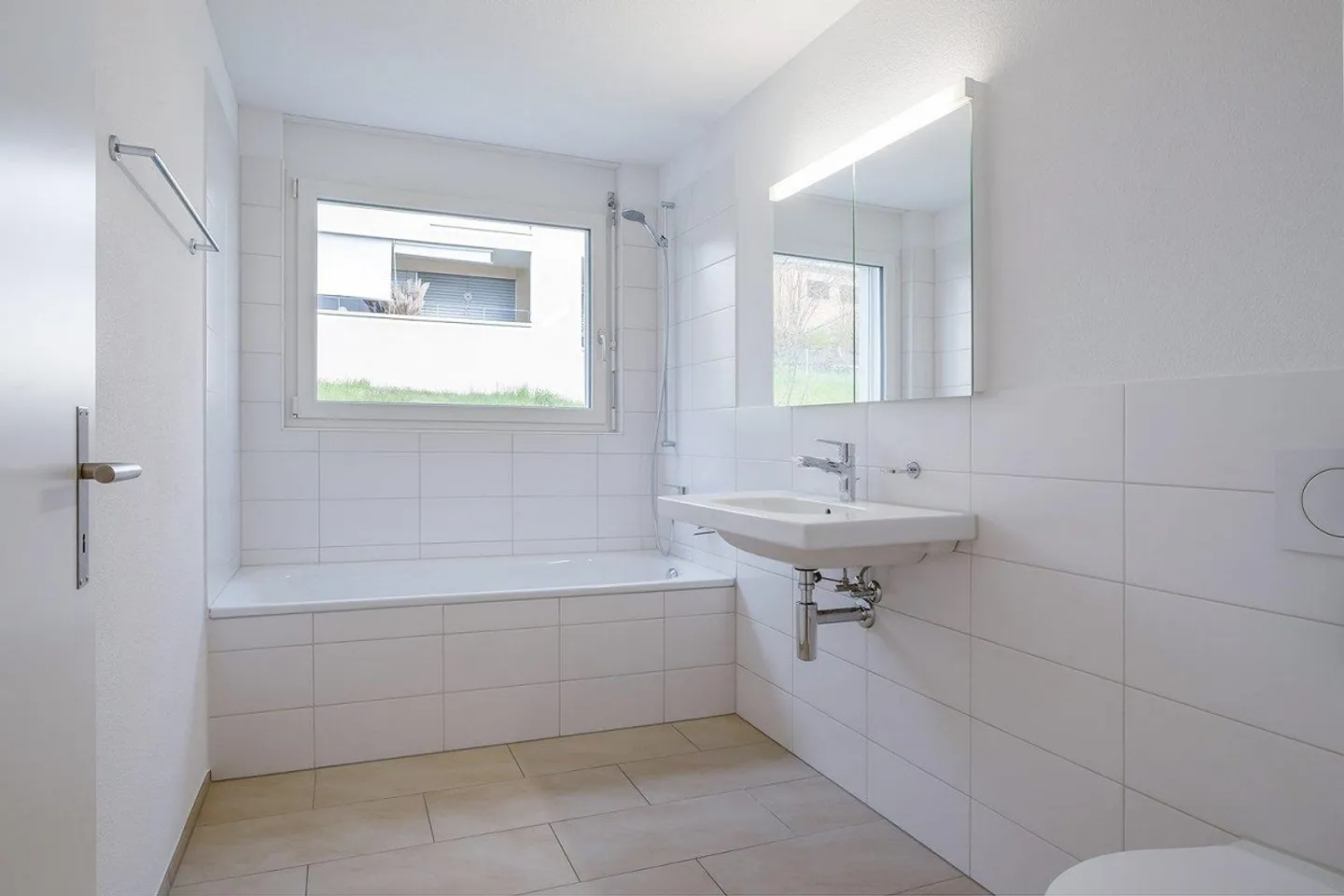 Exactly in the middle of Biel and Solothurn - Photo 5 of 8