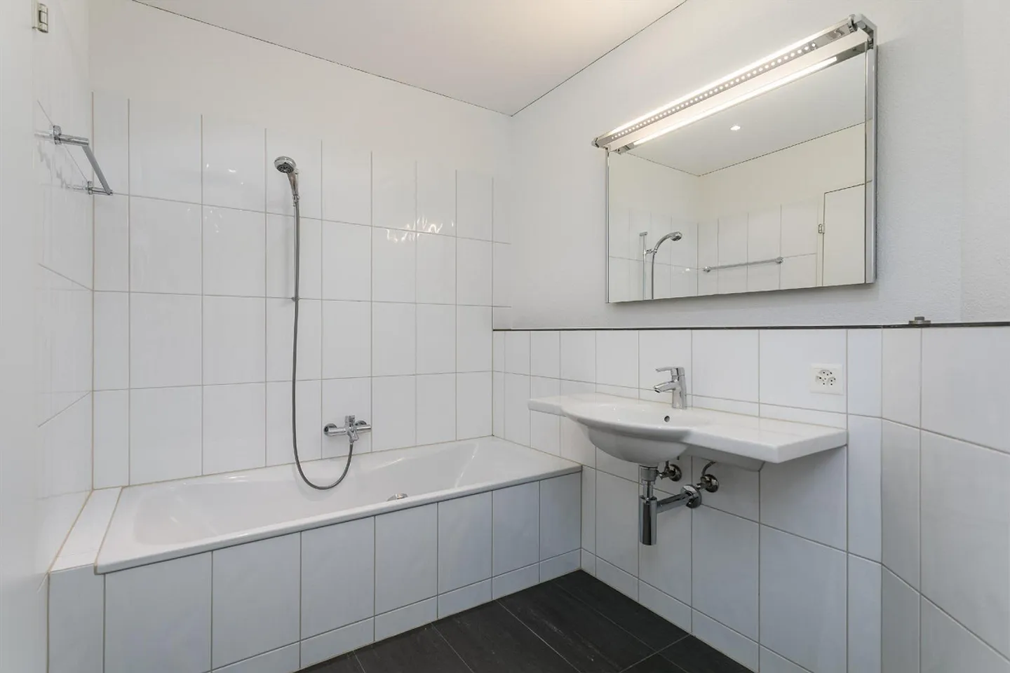 Modernes Apartment mit Terrasse - Foto 9 von 11