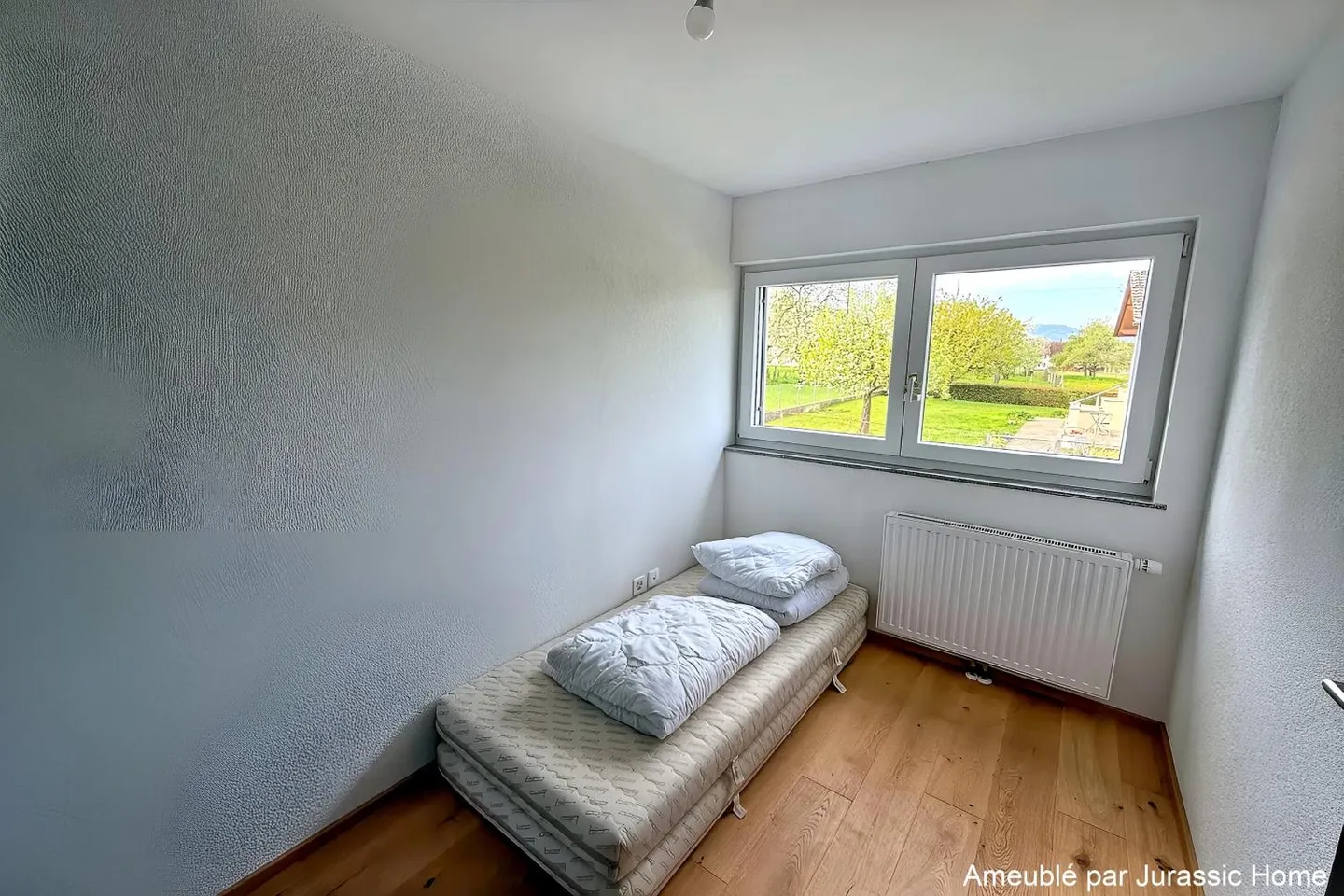 Contemporary Apartment in Villa - Photo 7 of 12