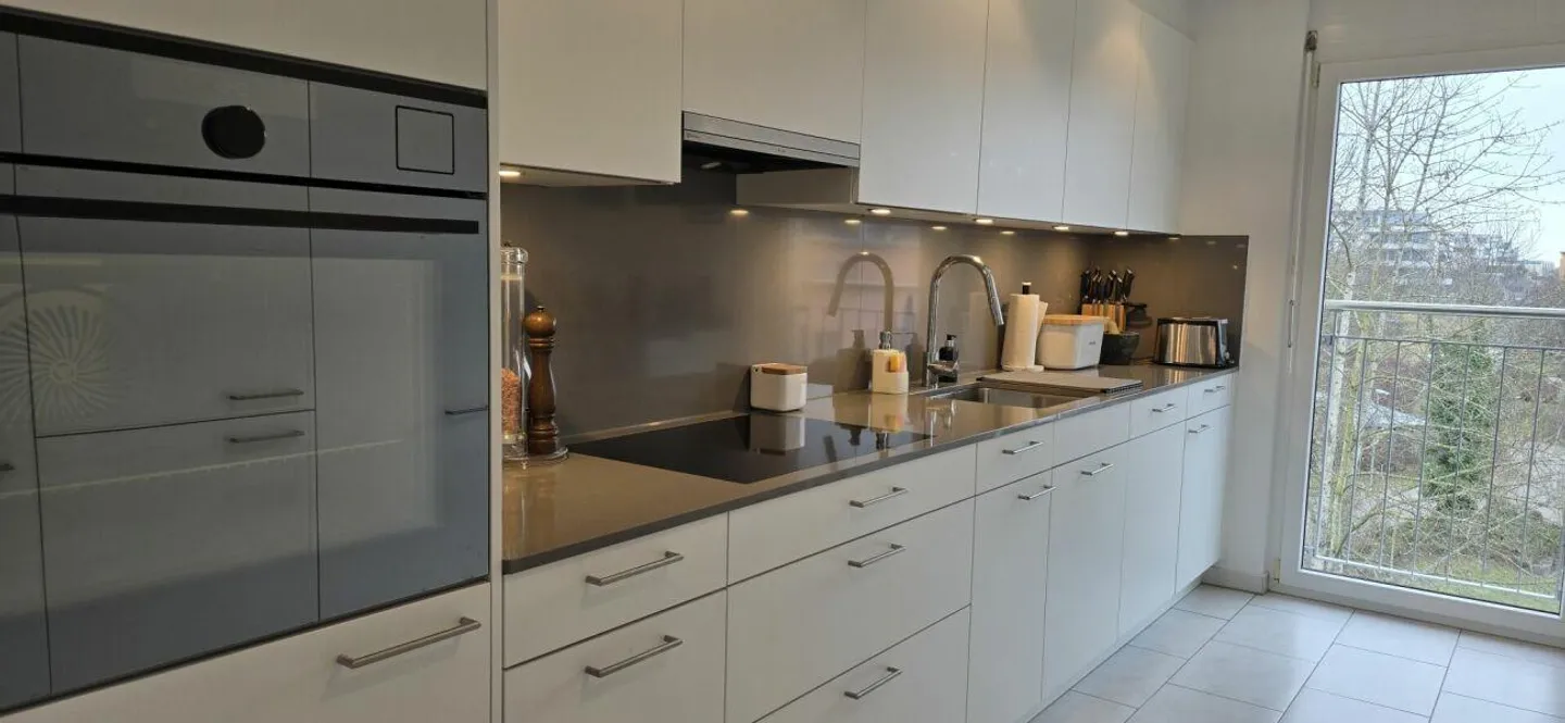 Arrive instead of setting up - Furnished 4.5 room apartment with character - Photo 2 of 16