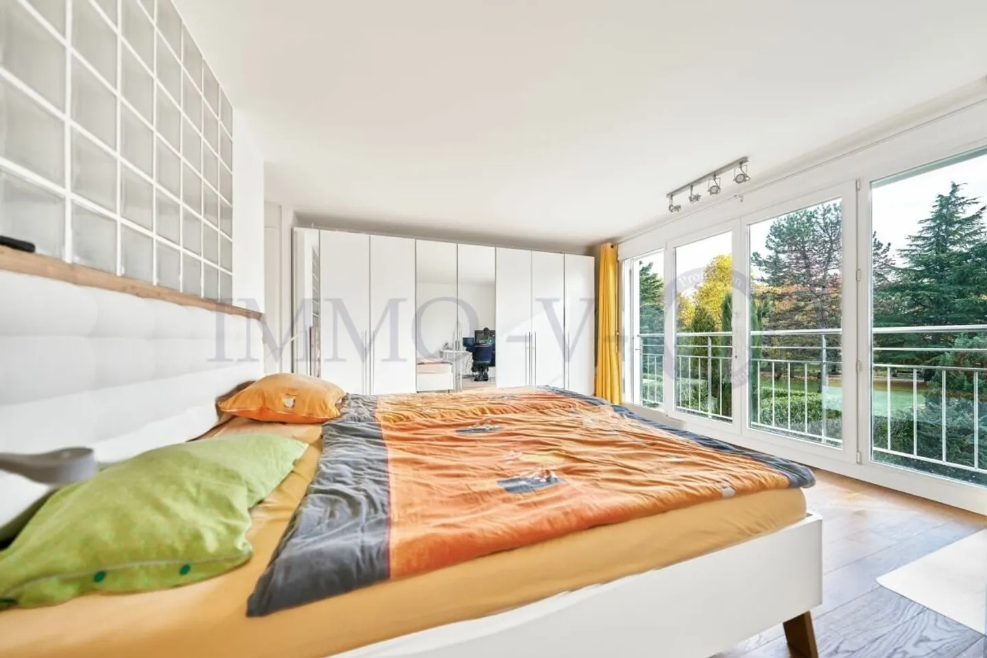 GERÄUMIGES HOCHWERTIGES DUPLEX MIT GÄRTEN UND BALKON - Foto 7 von 13