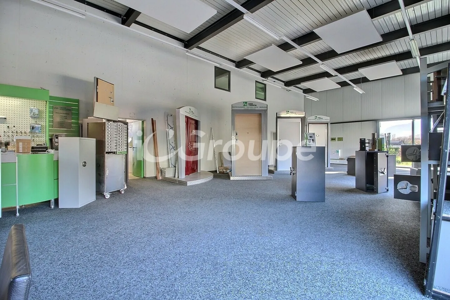 Modern Industrial Hall Near Sion - Photo 3 of 13