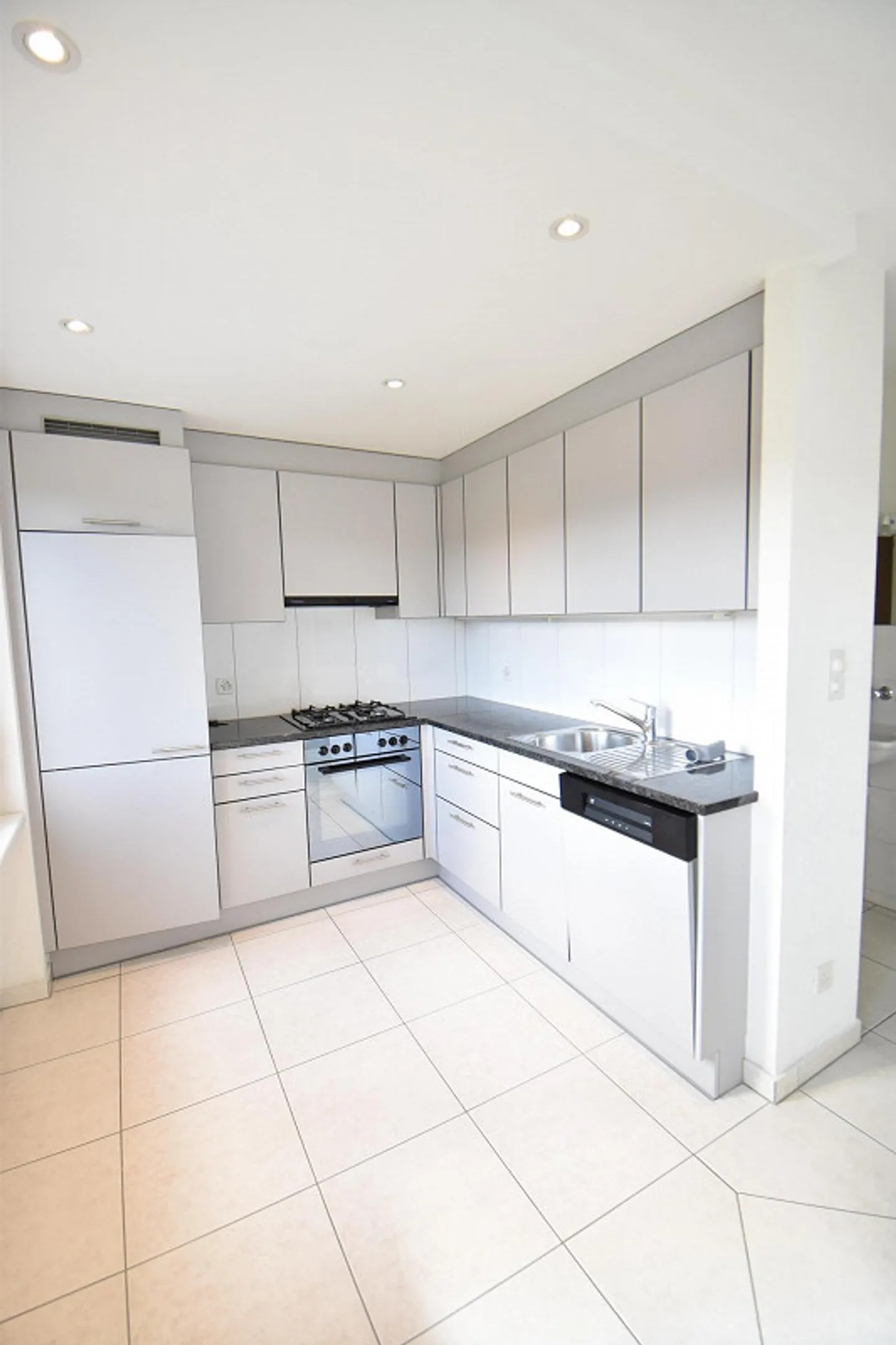 4.5-room apartment in a recreational area in the west of the city - Photo 1 of 8