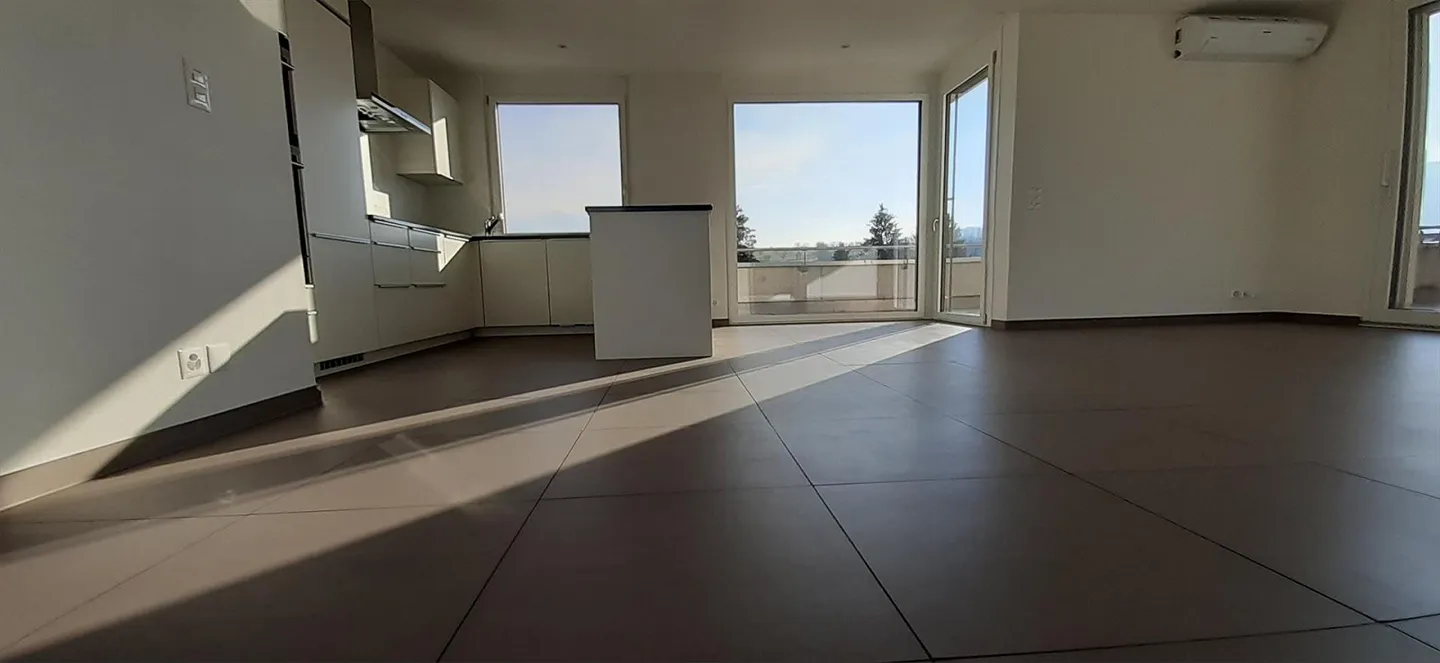 Luxury Attic Apartment - Photo 4 of 25