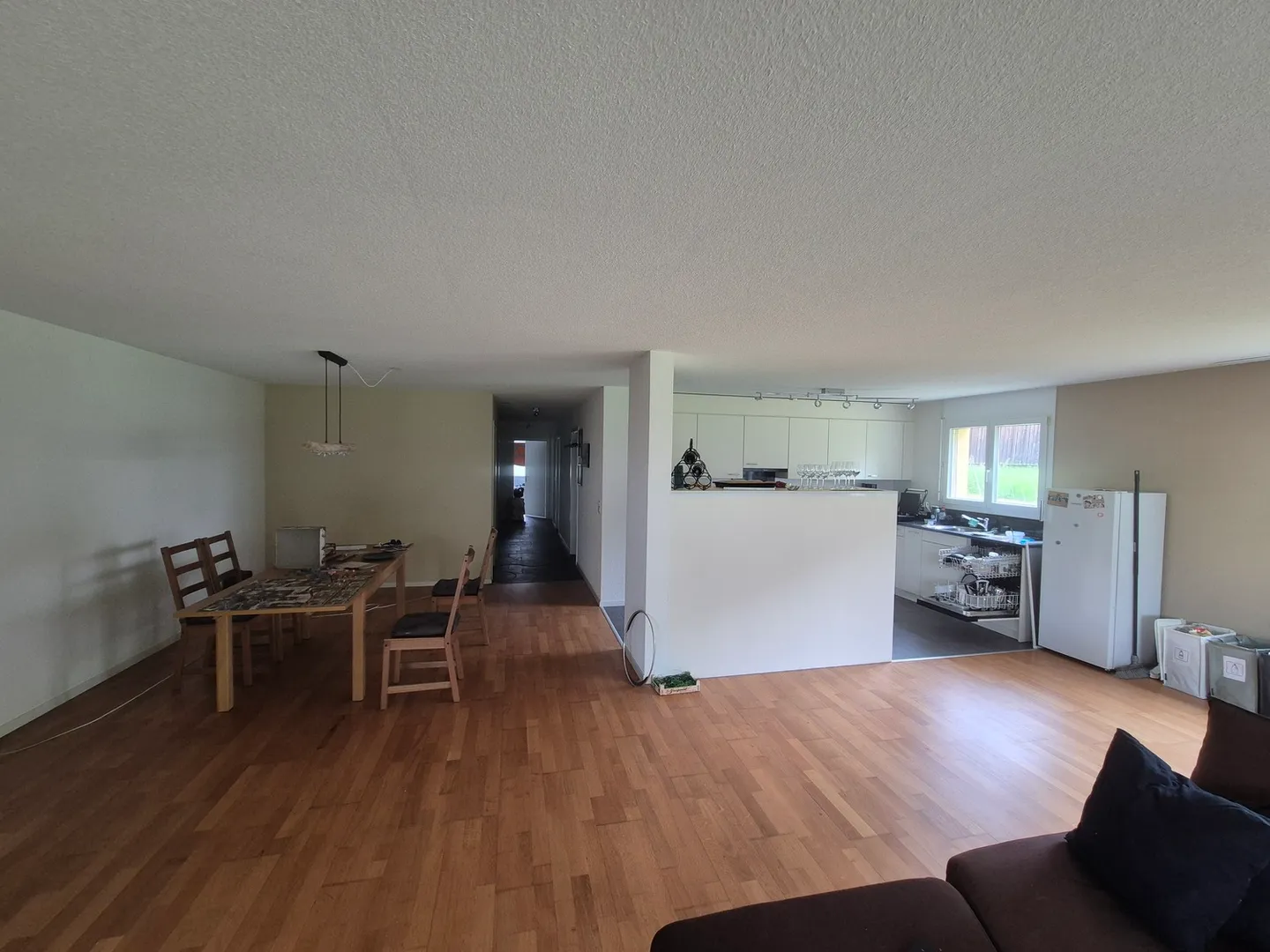 Spacious Apartment with Lift - Photo 2 of 8