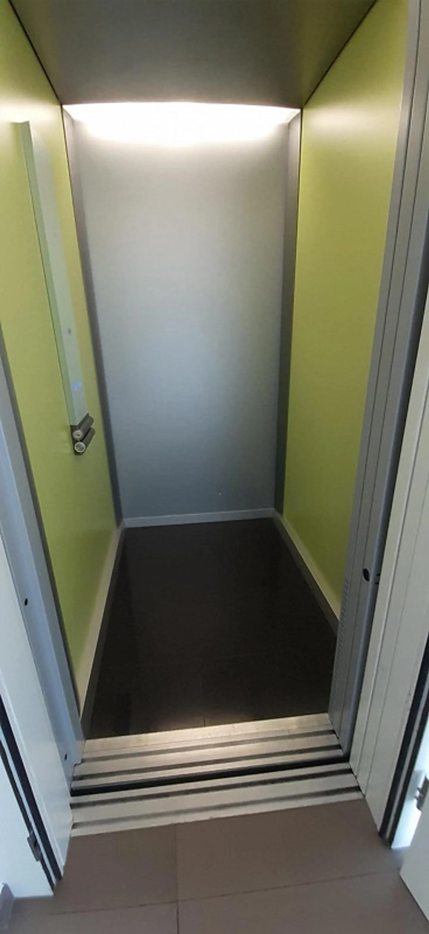 Luxury Attic Apartment - Photo 21 of 25