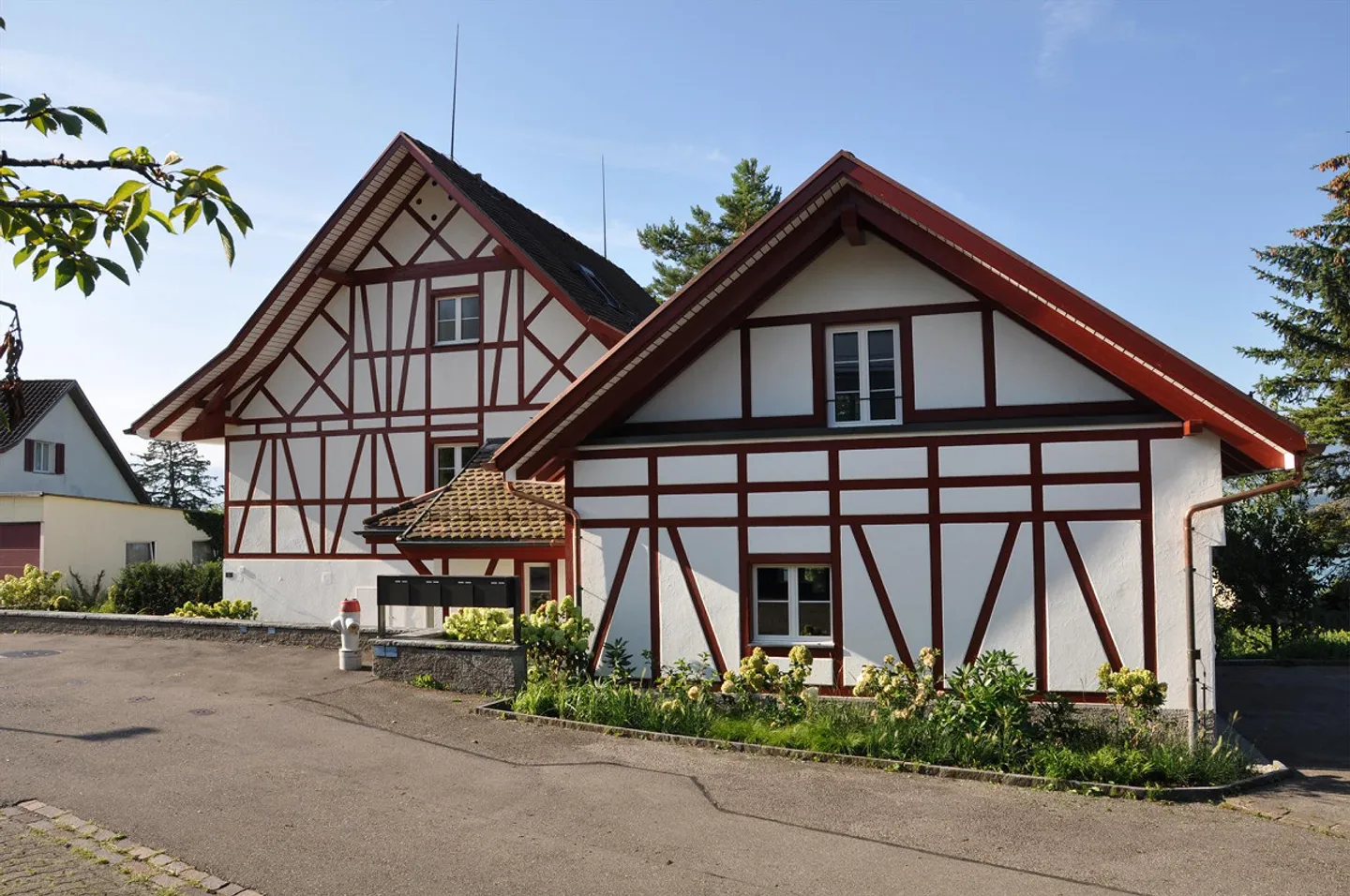 Charmante maison à colombages rénovée avec vue sur le lac de Zurich - Photo 4 sur 11