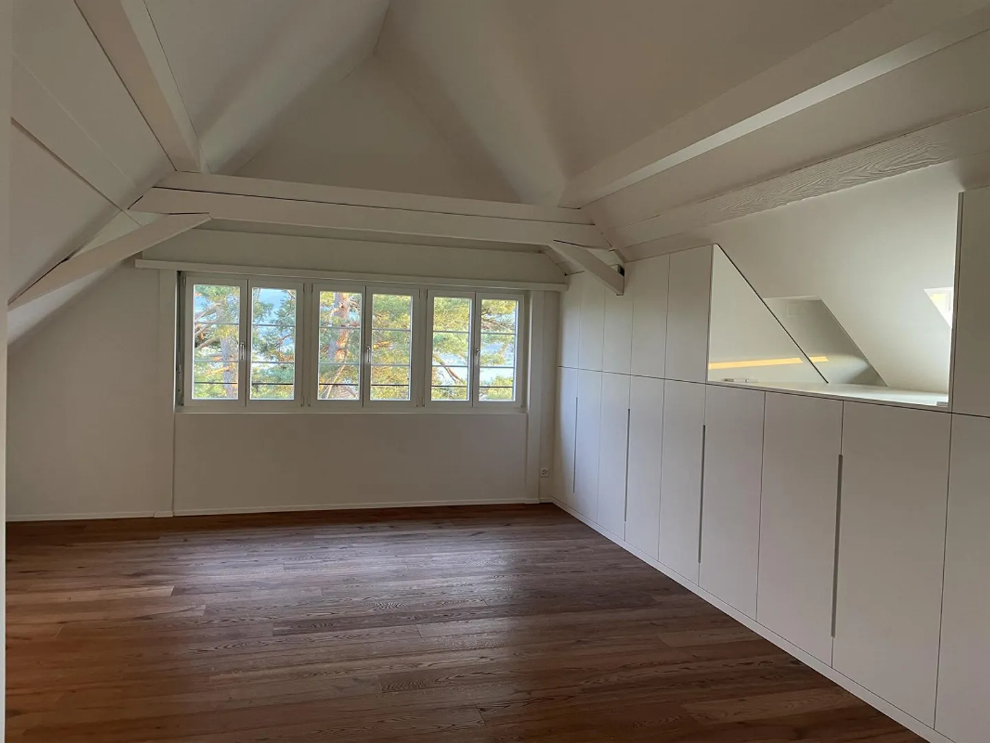 Charmante maison à colombages rénovée avec vue sur le lac de Zurich - Photo 6 sur 11