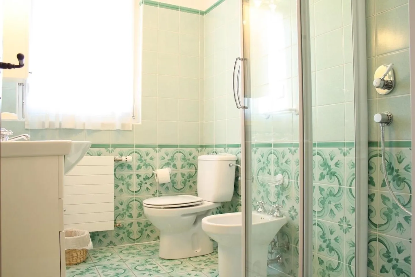 LOC 116 - EUROPE - Photo 20 of 23