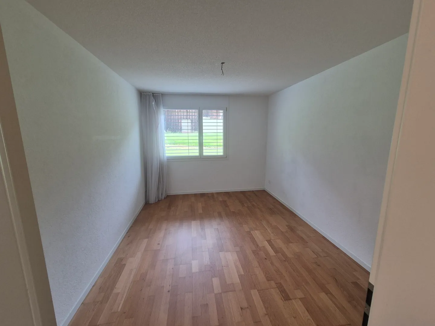 Spacious Apartment with Lift - Photo 4 of 8