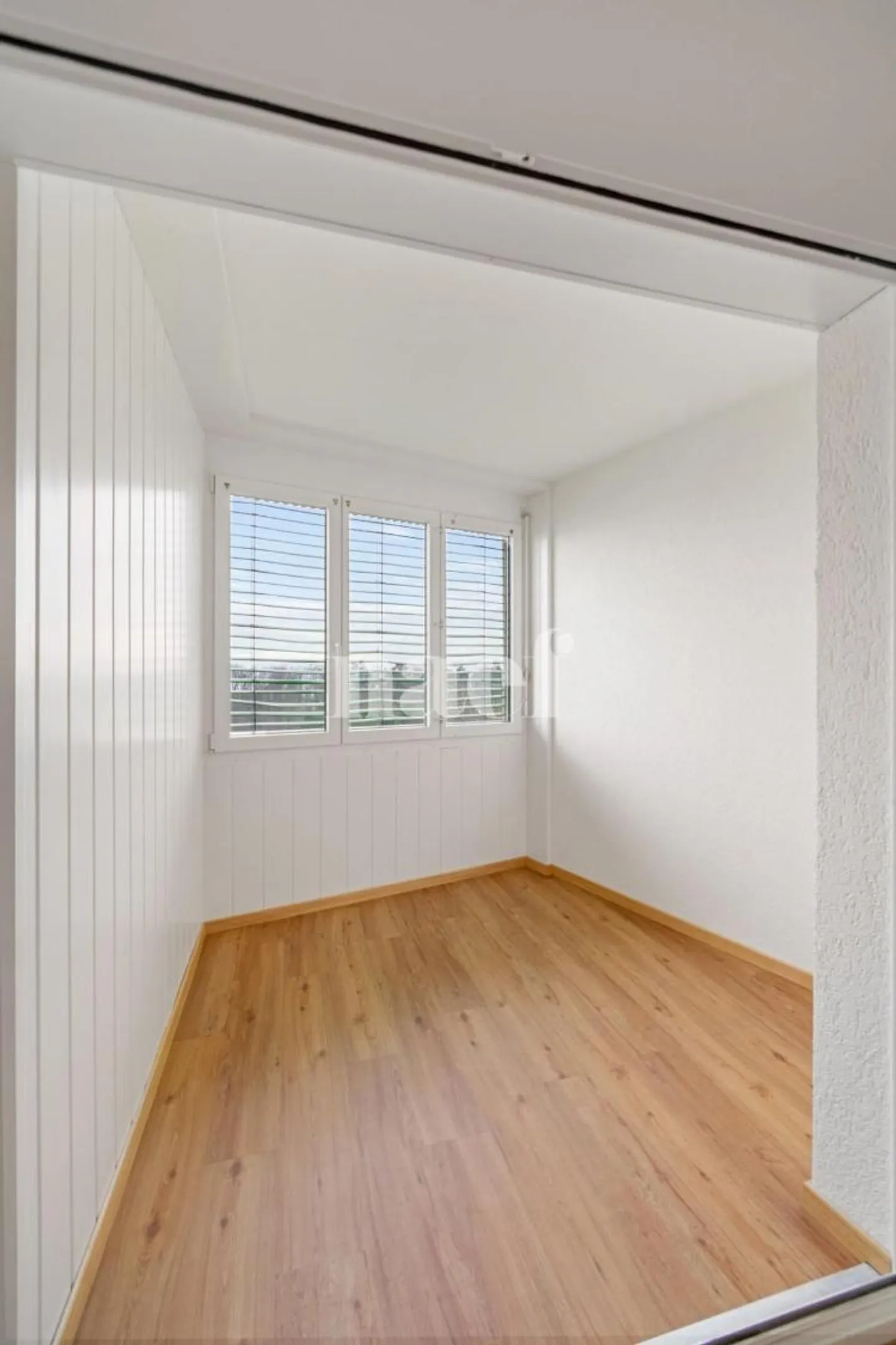 On the Heights of Neuchâtel, 4.5-Room Apartment on the 4th Floor - Photo 3 of 7