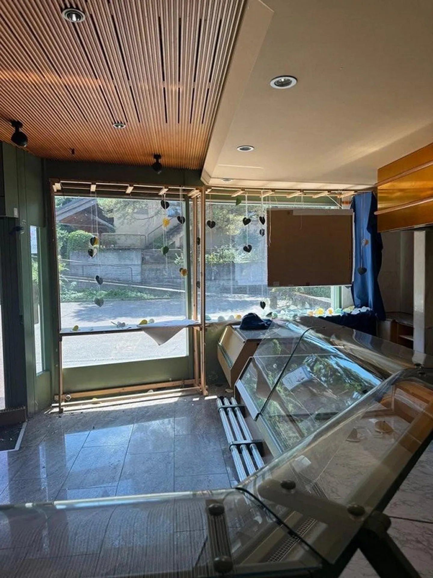 Retail space in the village center of Zumikon - limited until 28.02.2026 - Photo 2 of 3