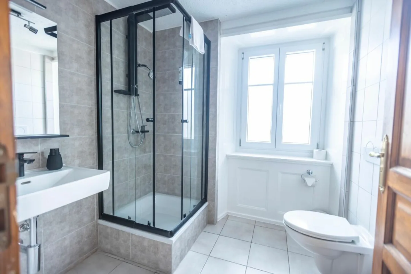 Hotellerie-Gelegenheit im Herzen der Uhrenmetropole - Foto 6 di 15