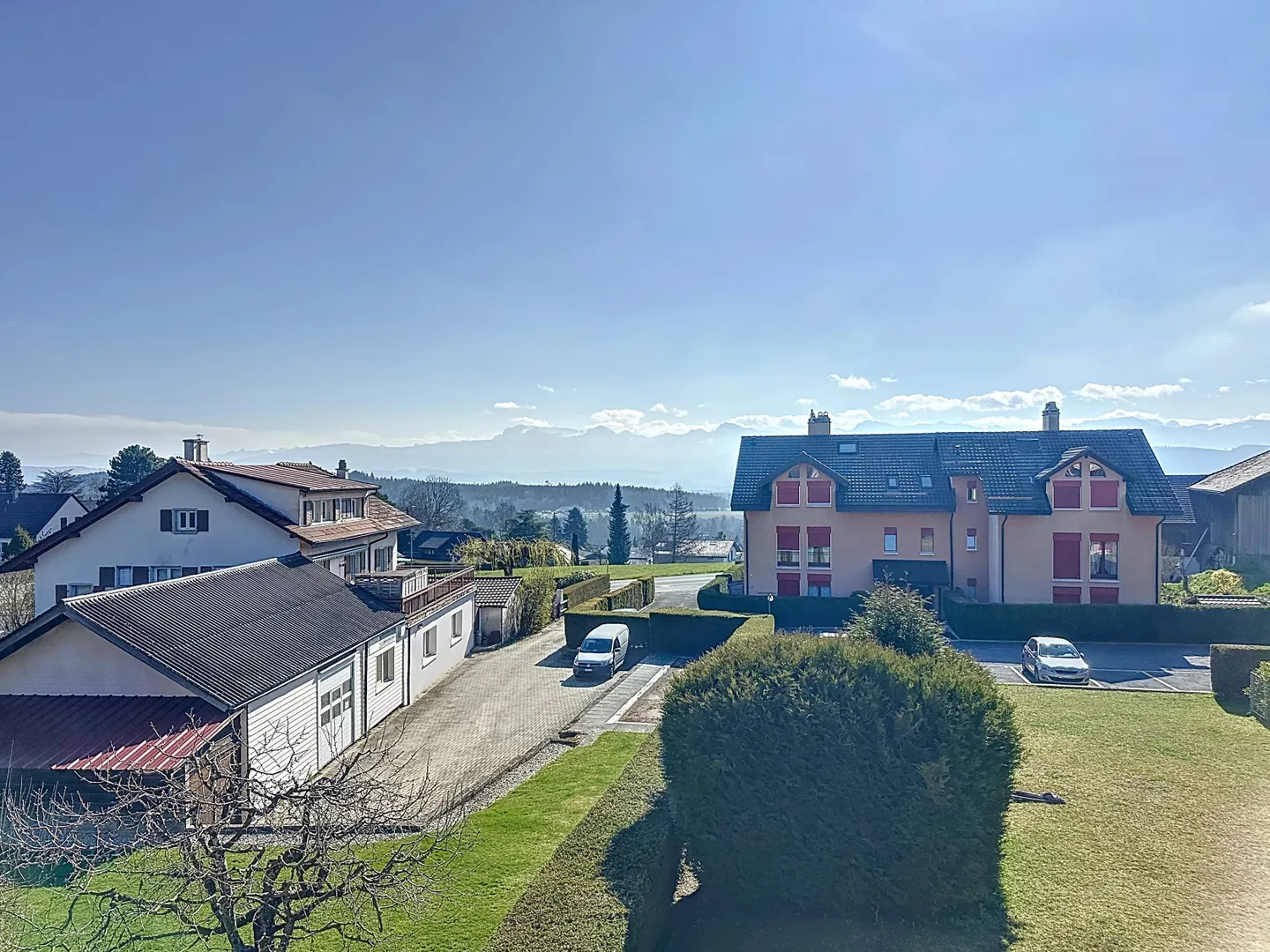 Charmantes Dachwohnung mit 3.5 Zimmern in Savigny - Foto 1 di 11