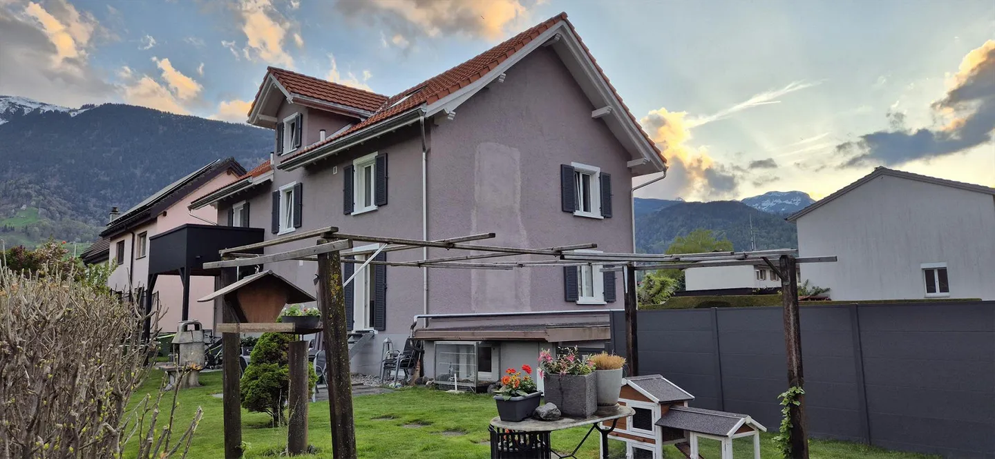 Moderno edificio multifamiliare ristrutturato con 3 unità abitative - Foto 1 di 8