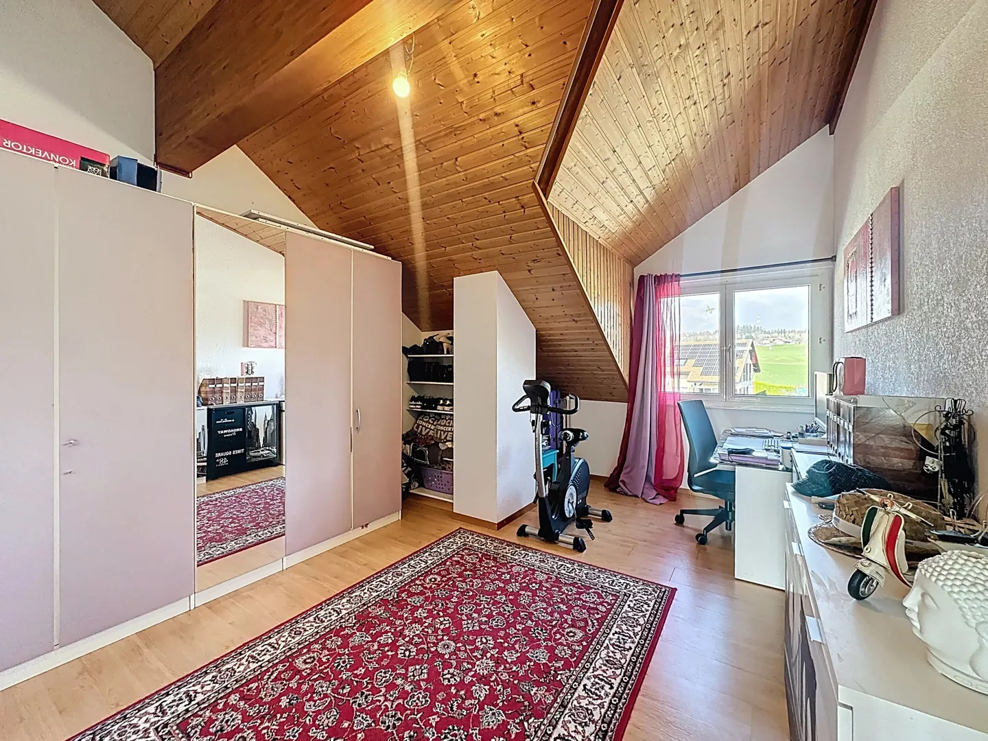 Charmantes Dachwohnung mit 3.5 Zimmern in Savigny - Foto 8 di 11