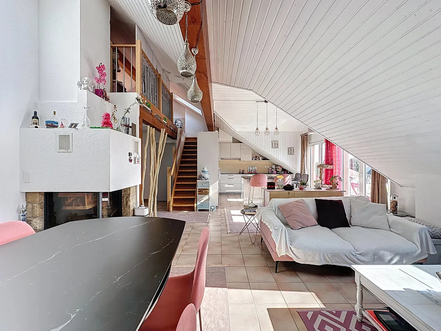 Charmantes Dachwohnung mit 3.5 Zimmern in Savigny - Foto 7 di 11