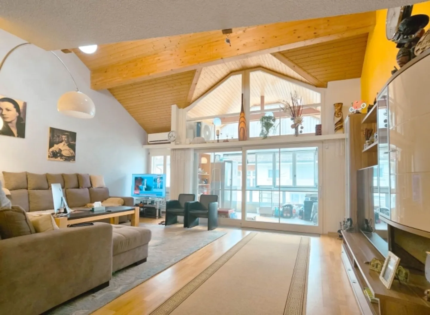 Ampio appartamento attico di 5 1/2 locali a Romanshorn - Foto 1 di 13