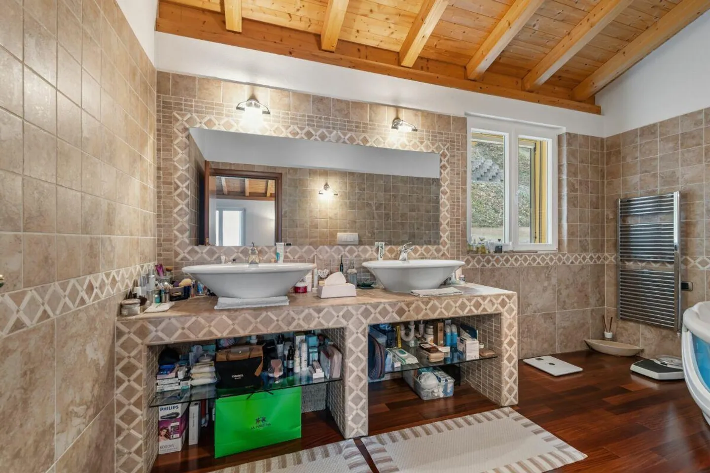 Elegante Casa Familiare a Carabbia - Foto 18 di 25