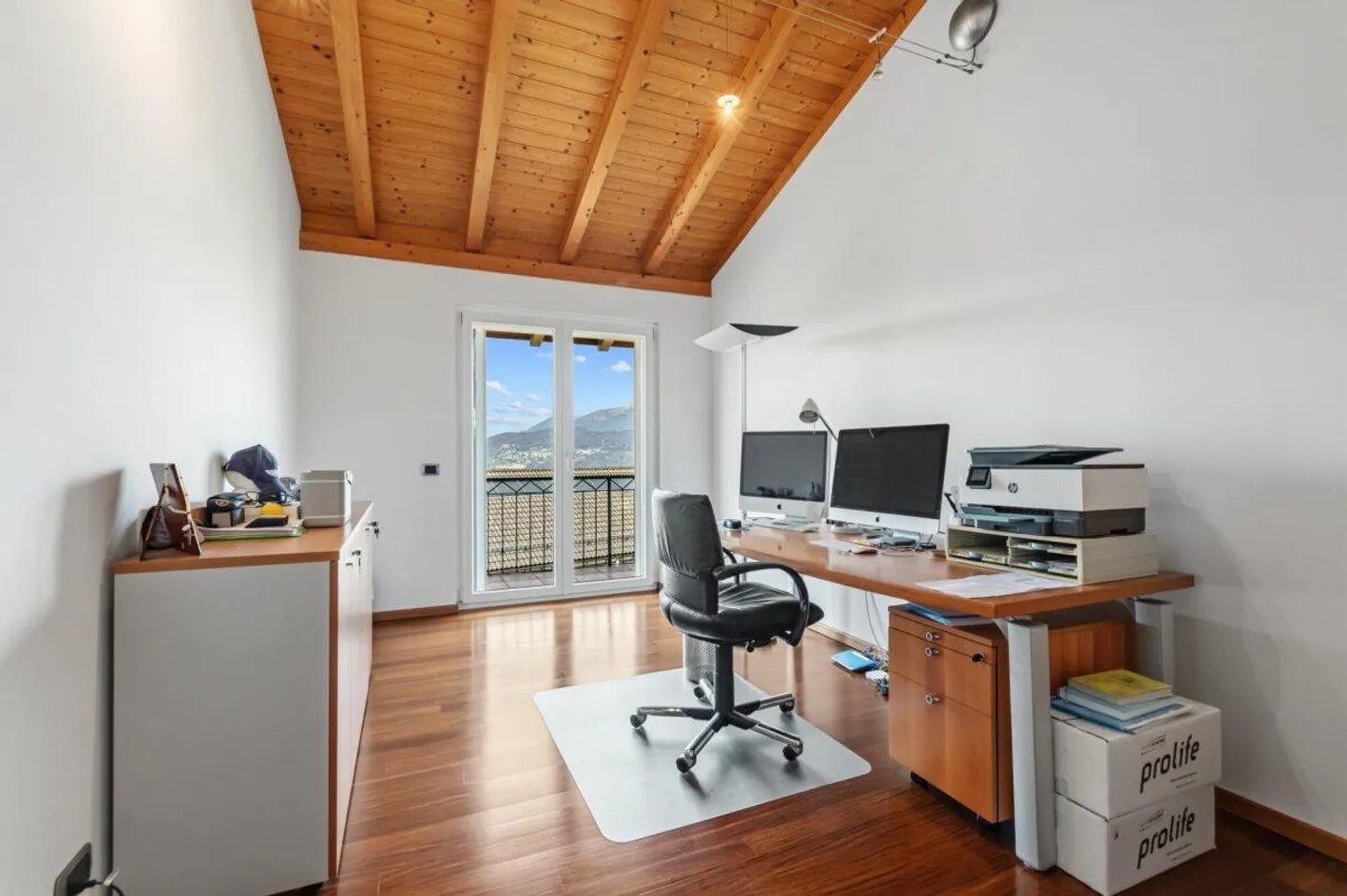 Elegante Casa Familiare a Carabbia - Foto 21 di 25