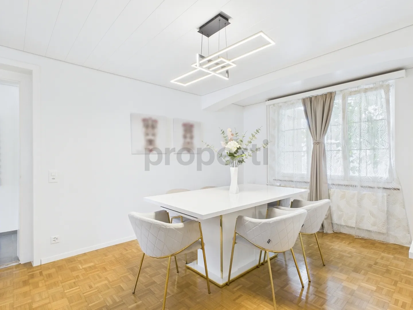 Appartamento ristrutturato di 4,5 stanze a Leibstadt, AG - Foto 2 di 11