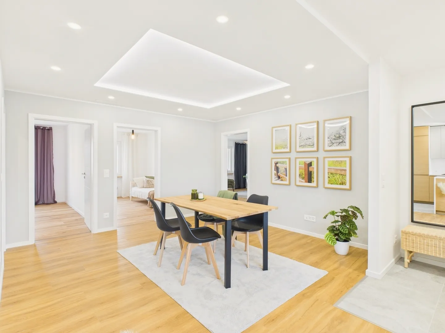 Modern, fully renovated 3.5 room apartment with beautiful views of the Alps *Parking included in the price* - Photo 4 of 11