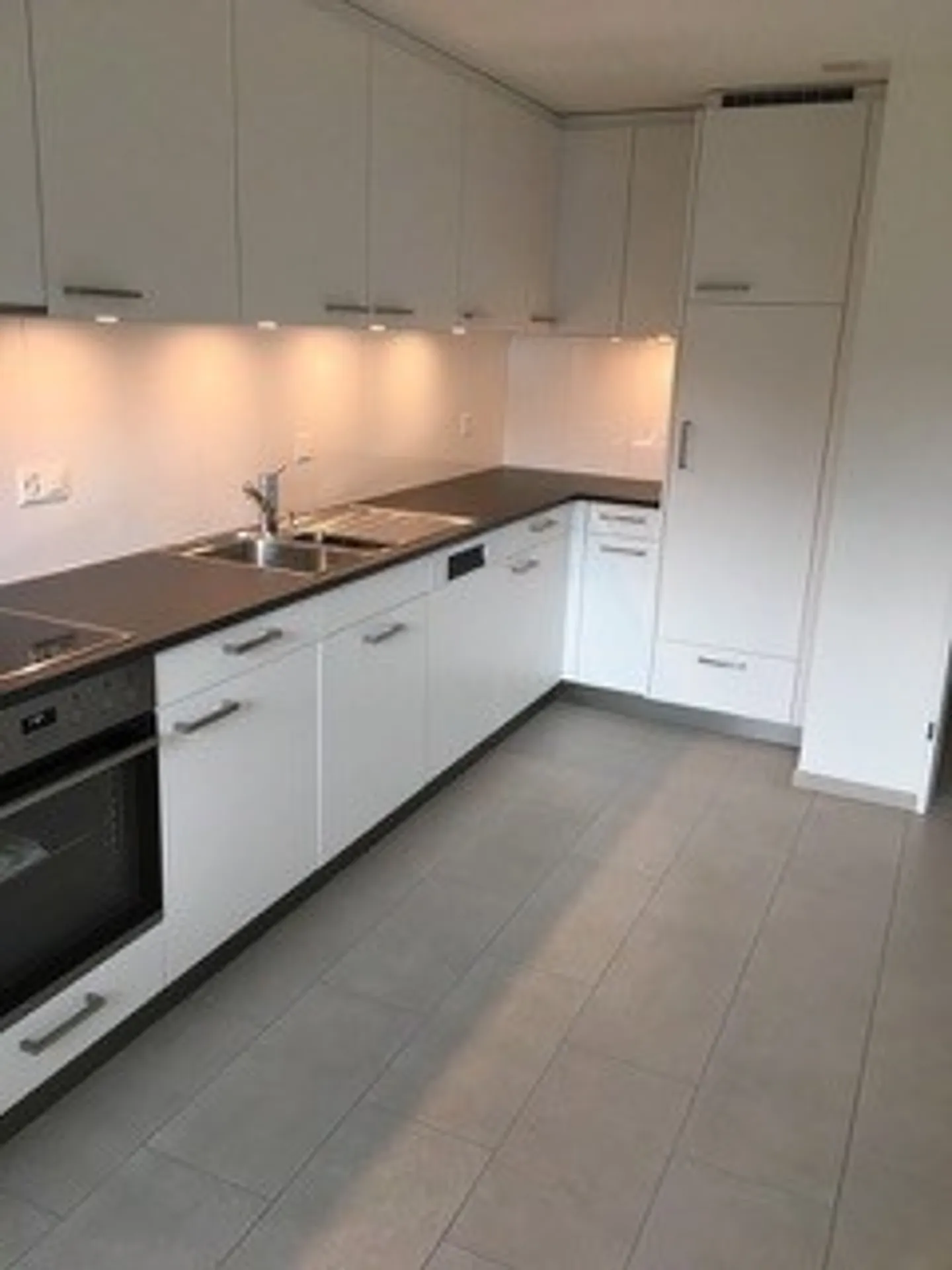 Helle 4,5-Zimmerwohnung mit Balkon - Foto 3 von 18