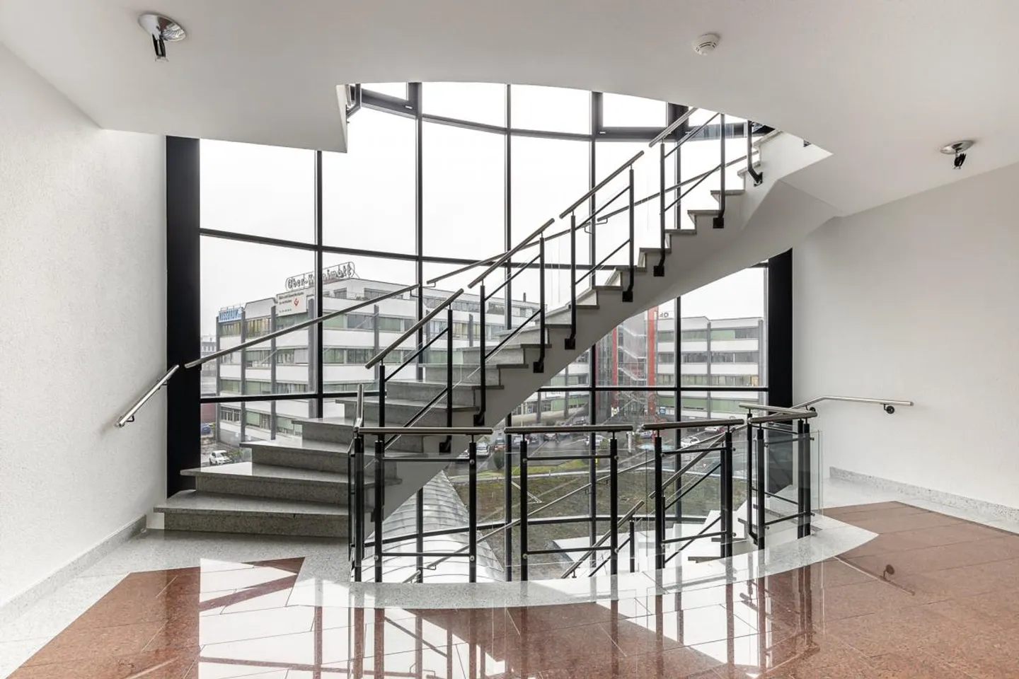 Entreprise au cœur : Votre nouveau site d'entreprise dans le pôle de développement - Photo 11 sur 12