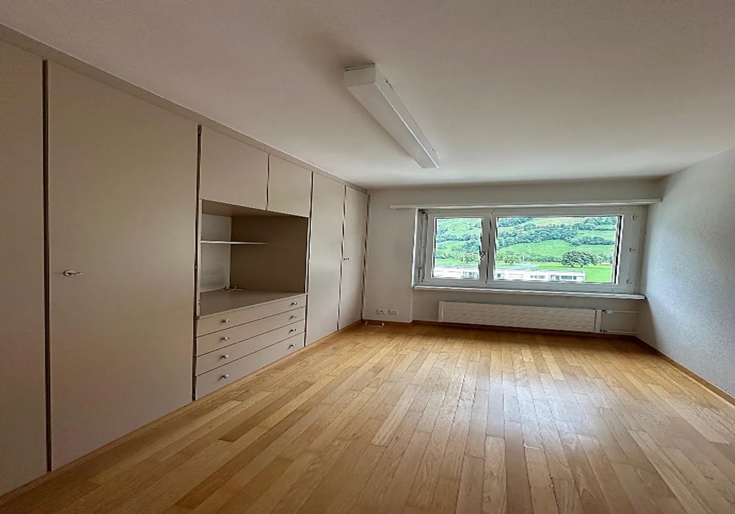 Luminoso appartamento di 5,5 locali con vista sul lago e balcone soleggiato a Brunnen - Foto 4 di 8