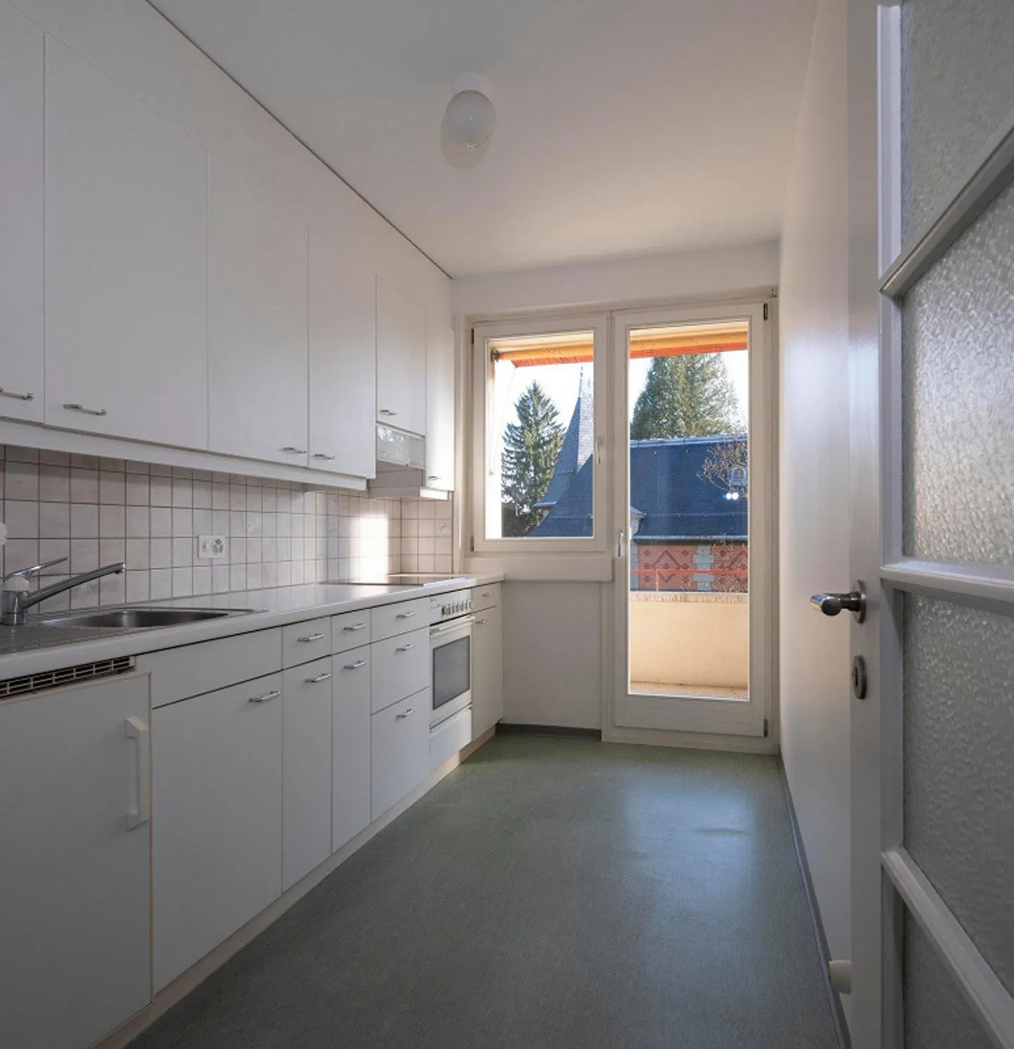 Charmant appartement de 2 pièces dans le centre historique de Berne - Photo 3 sur 8