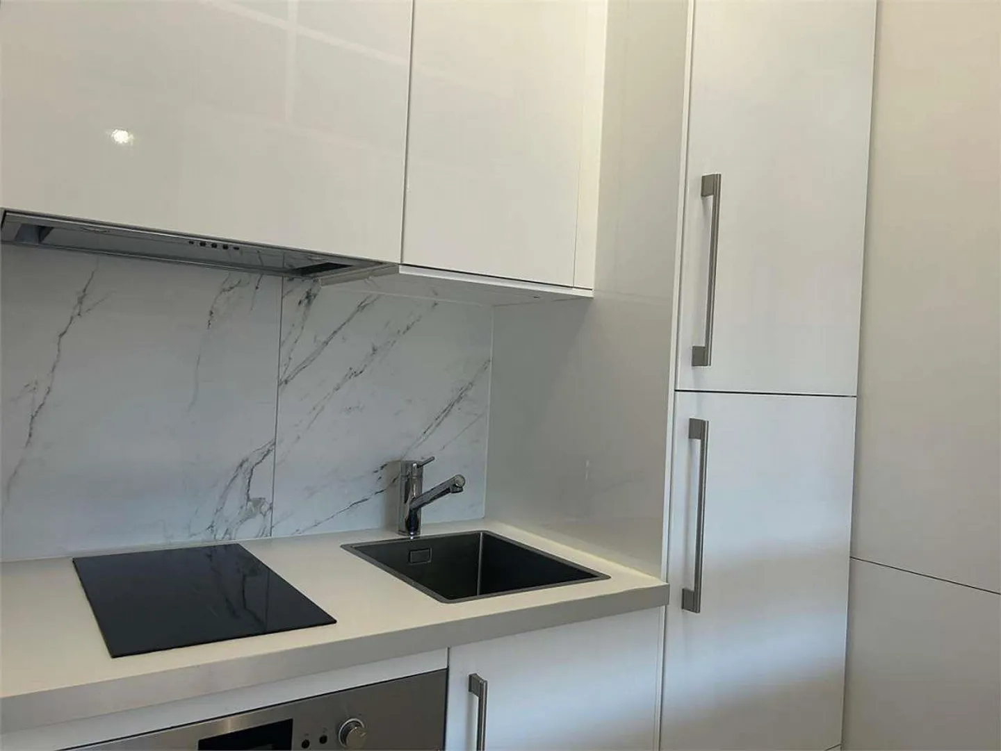 Bright 1.5 Rooms Renovated on the 4th Floor in the Heart of Lugano - Photo 4 of 7