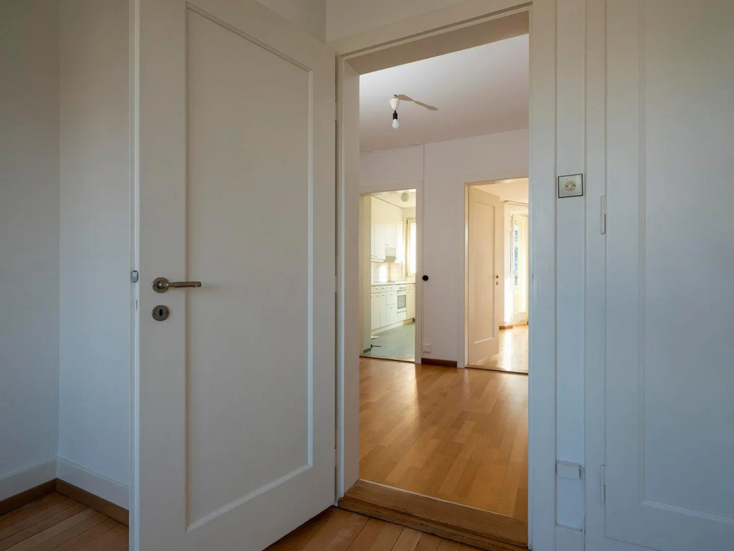 Charmant appartement de 2 pièces dans le centre historique de Berne - Photo 5 sur 8