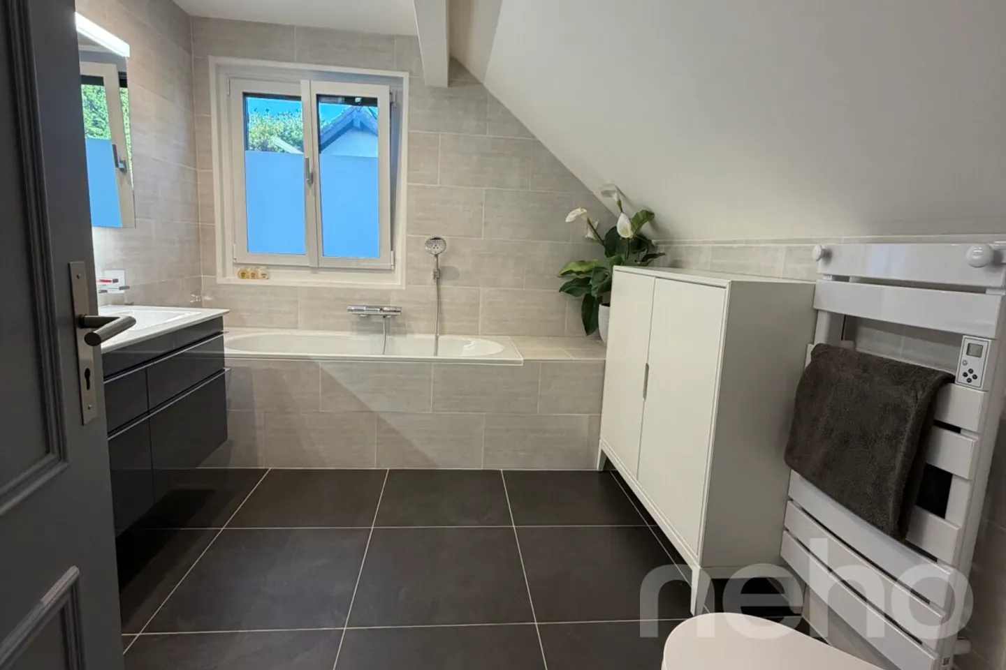 Charming Semi-Detached Villa - Photo 12 of 13