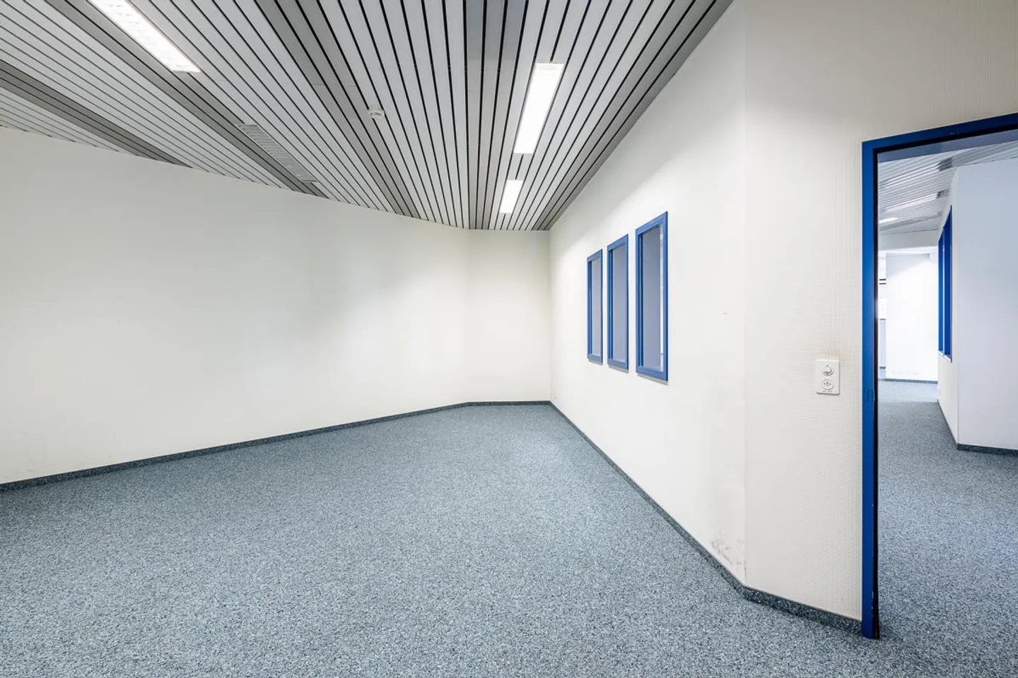 Bureaux dans le centre d'affaires attrayant - Photo 5 sur 8