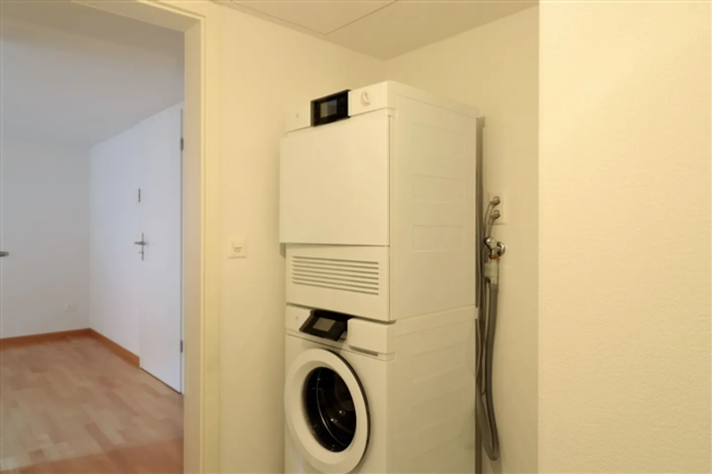 «Moderne 2.5-Zimmerwohnung (62.5 m2) mitten im Grünen» - Foto 7 von 8