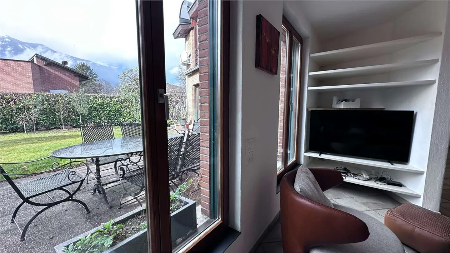 Stupenda Villa Indipendente Vicino a Lugano - Foto 5 di 47