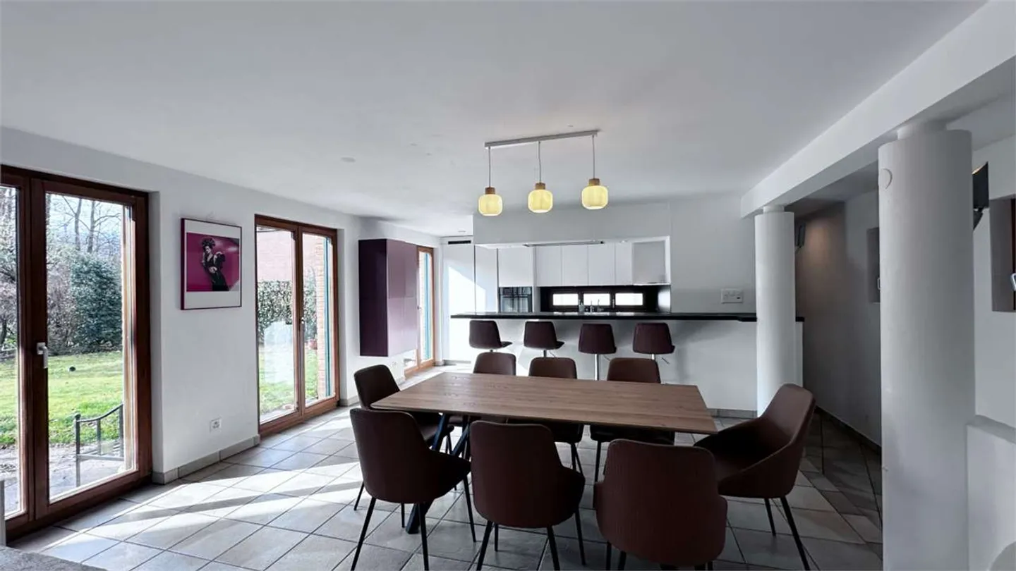 Stupenda Villa Indipendente Vicino a Lugano - Foto 2 di 47