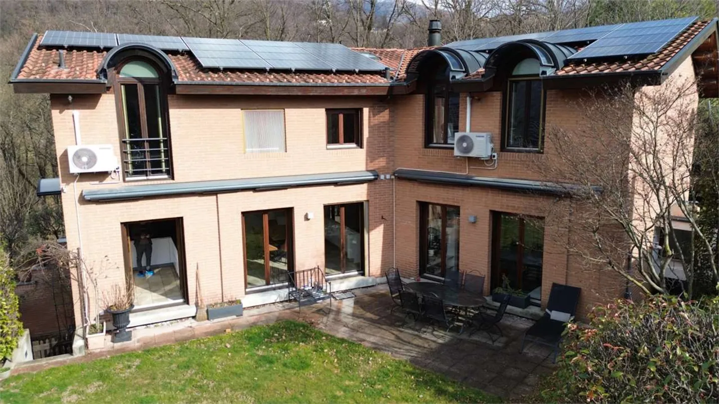 Stupenda Villa Indipendente Vicino a Lugano - Foto 7 di 47