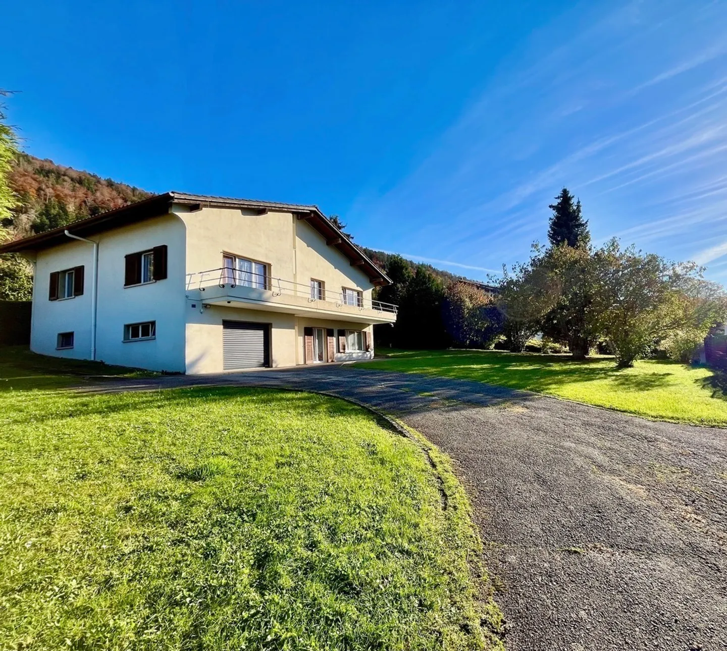 Propriété familiale unique dans un endroit calme, à 5 minutes des Cadolles (NE) - Photo 2 sur 13