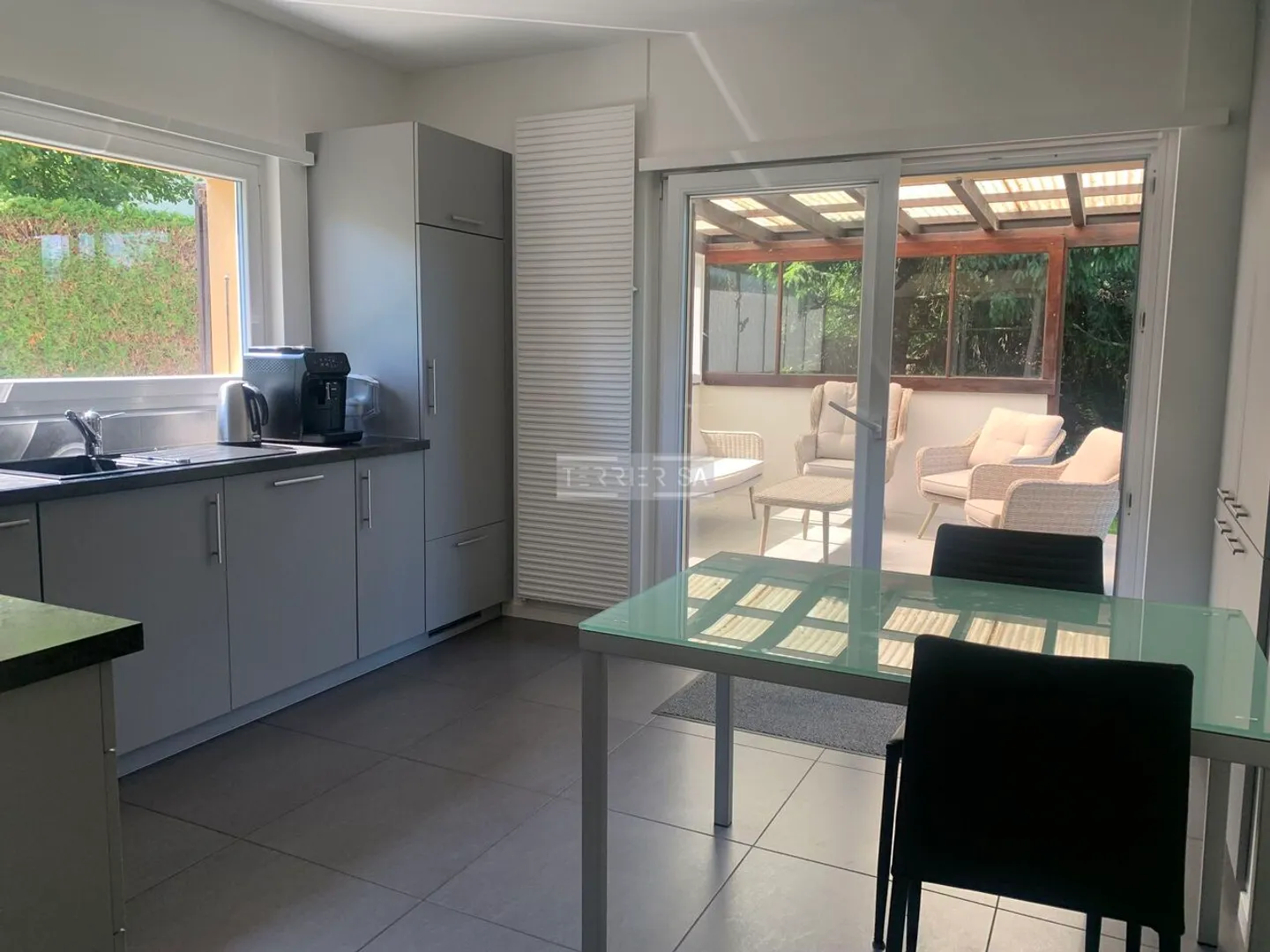 Propriété familiale unique dans un endroit calme, à 5 minutes des Cadolles (NE) - Photo 8 sur 13