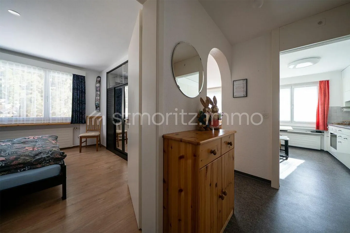 Bright 4-room apartment with south-facing balcony, unobstructed mountain views and private garage box - Photo 1 of 13