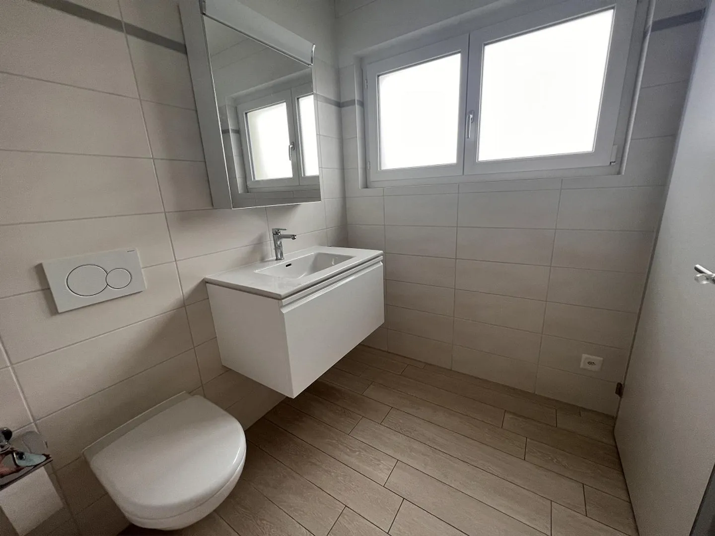3.5-ROOM ATTIC APARTMENT - Photo 9 of 10