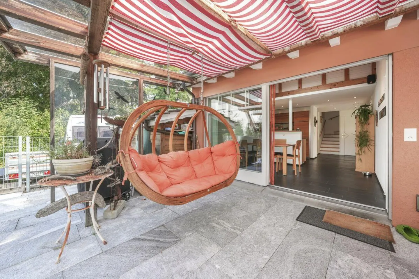 Maison de coin familiale, située au centre et au calme, avec beaucoup d'espace et une réserve de construction - Photo 25 sur 30