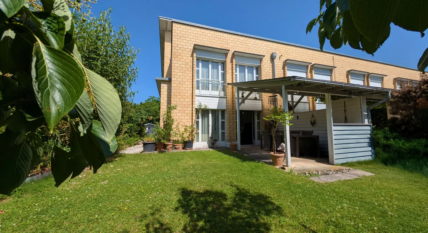 Investimento sostenibile in una zona residenziale ambita - Foto 1 di 9