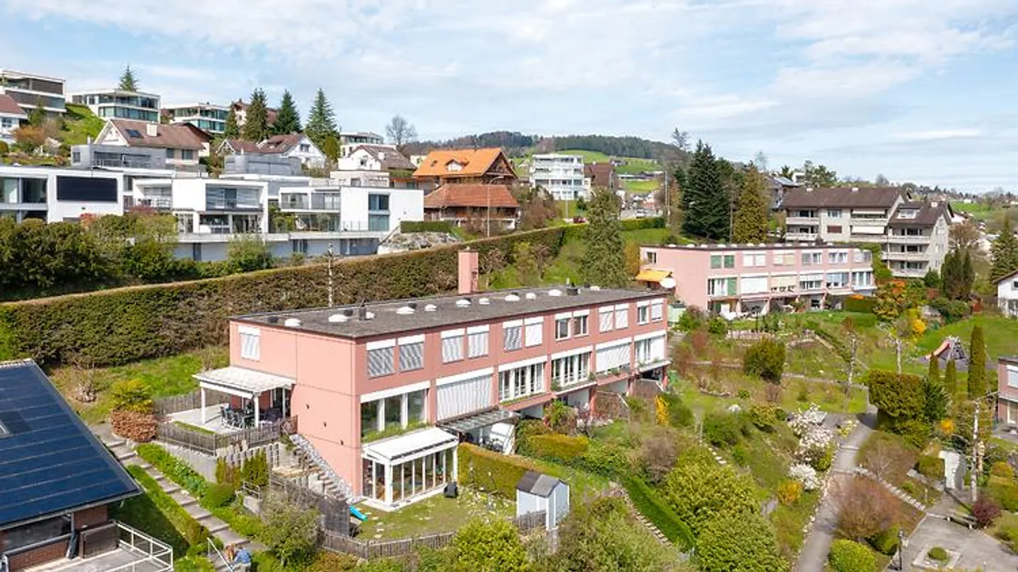 APPARTEMENT 3½ PIÈCES À ADLIGENSWIL (LU), MEUBLÉ, TEMPORAIRE - Photo 1 sur 10