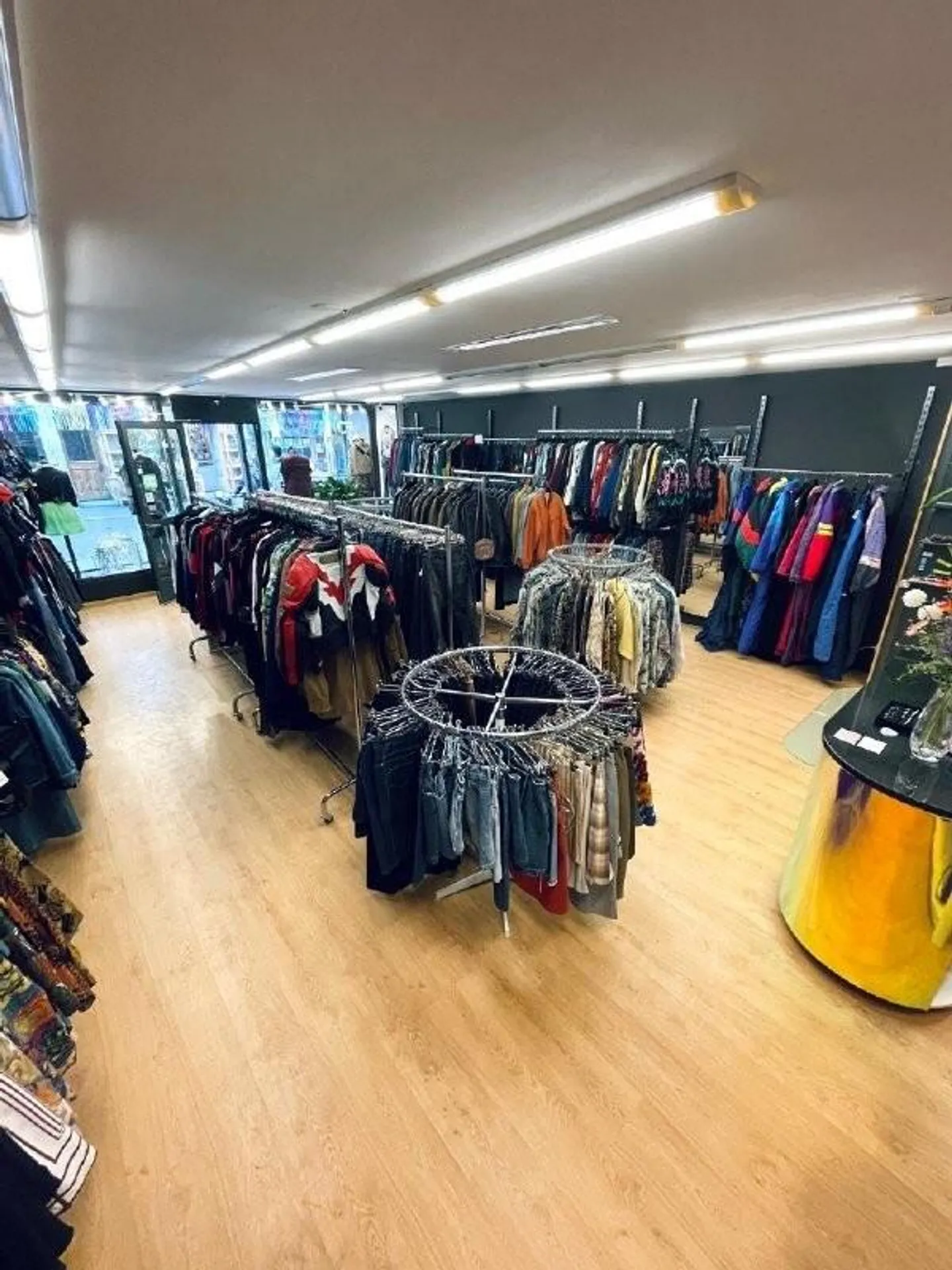 Zentrale Verkaufsfläche in Luzern - Foto 2 von 5