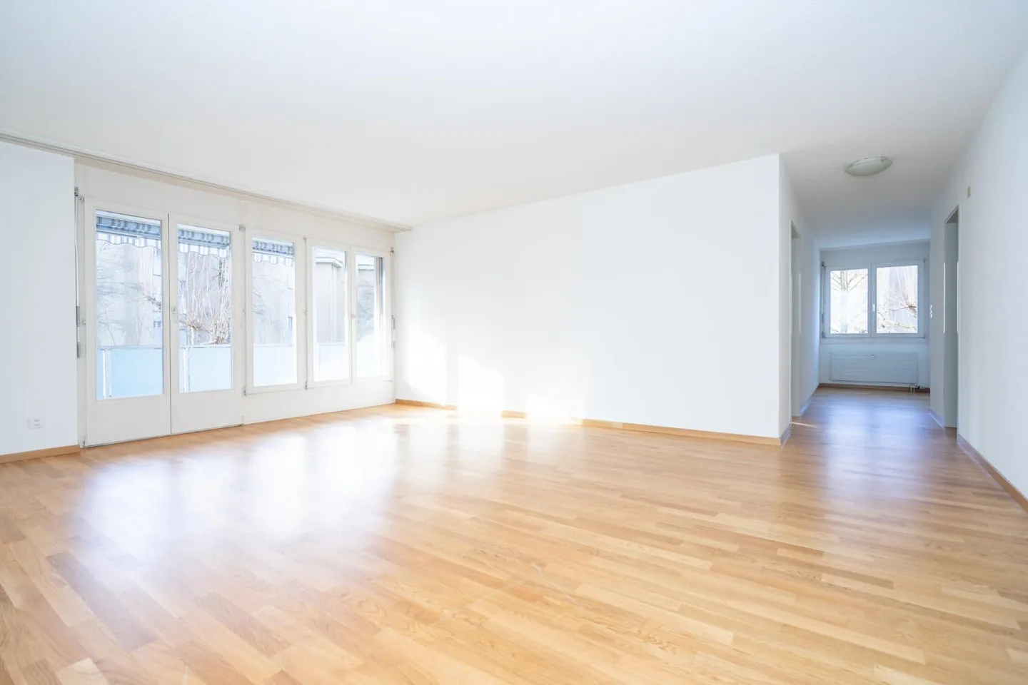 Appartamento spazioso 3.5 locali - Foto 3 di 9
