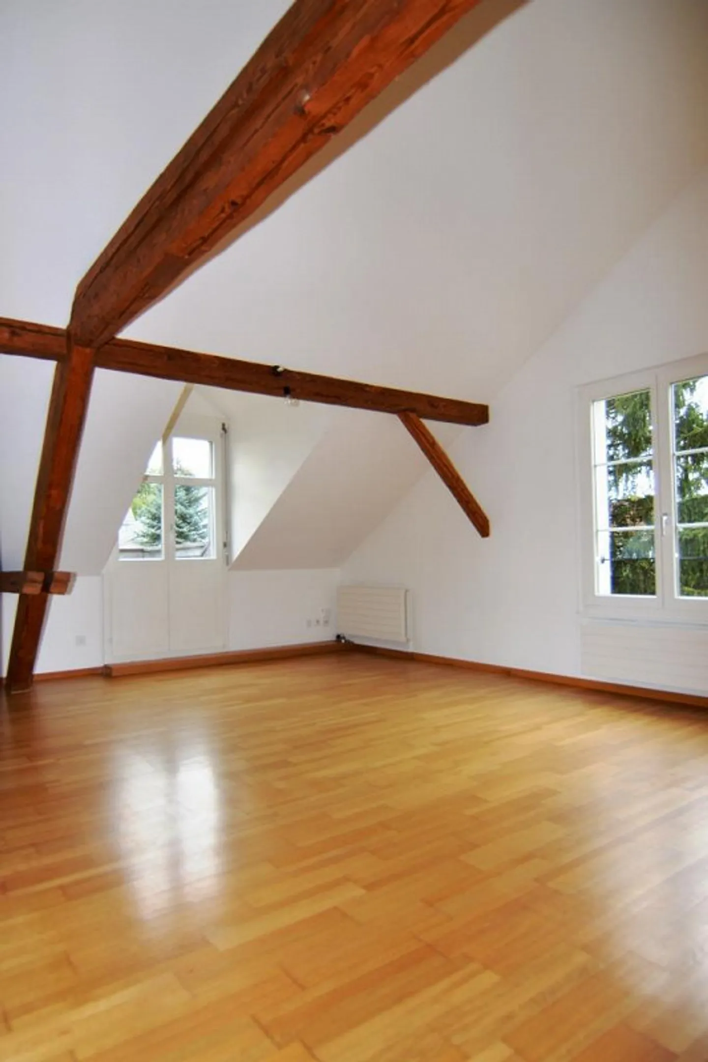 Very beautiful and charming 3.5-room attic apartment for rent - Photo 4 of 11