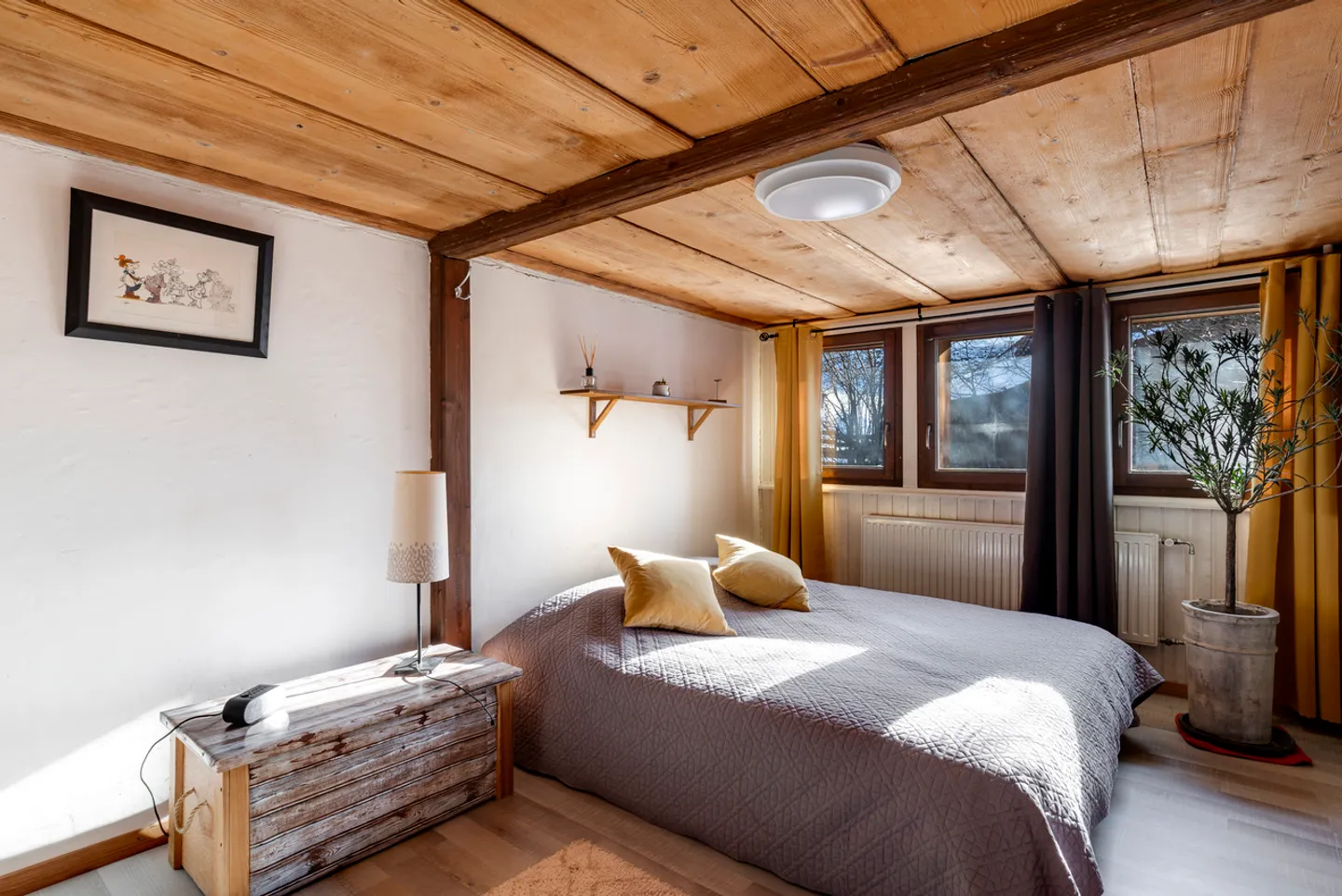 Renovated character farm in the heart of La Roche - Photo 8 of 11