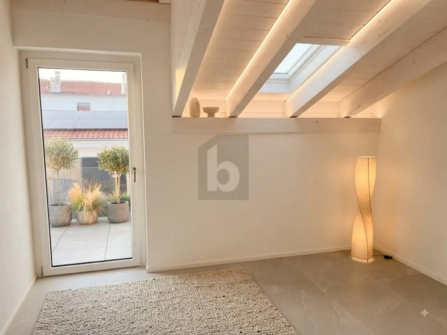 ABSOLUTER KOMFORT, MODERN UND HELL - Foto 1 von 6